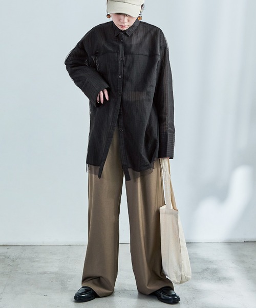 Fashion Letter(ファッションレター)の「オーバーサイズ シアーストライプシャツ(シャツ/ブラウス・レディース・ブラック/サックスブルー/オフホワイト・M)」の22枚目の写真