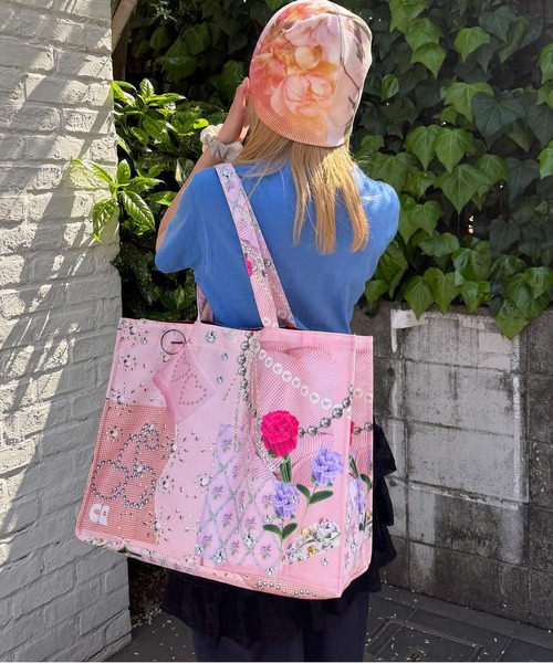 Casselini（キャセリーニ）の「Casselini(キャセリーニ)コラージュプリントトート（トートバッグ・レディース・ブラック/ブルー/ピンク・FREE）」の15枚目の写真