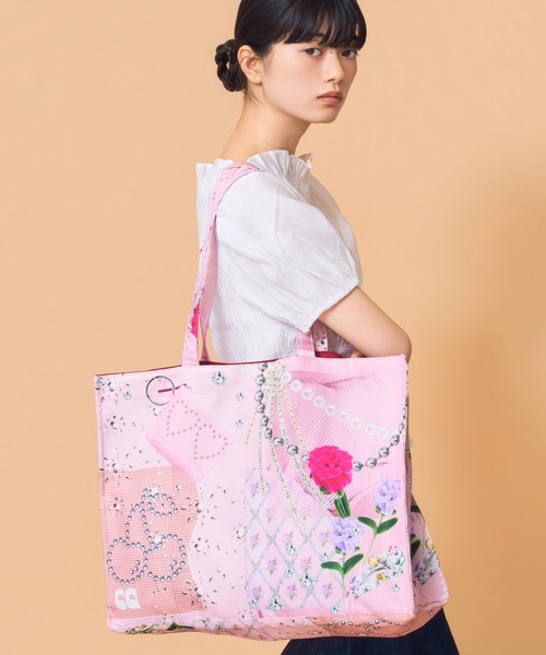 Casselini(キャセリーニ)の「Casselini(キャセリーニ)コラージュプリントトート(トートバッグ・レディース・ブラック/ブルー/ピンク・FREE)」の4枚目の写真