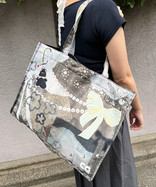 Casselini(キャセリーニ)の「Casselini(キャセリーニ)コラージュプリントトート(トートバッグ・レディース・ブラック/ブルー/ピンク・FREE)」の7枚目の写真