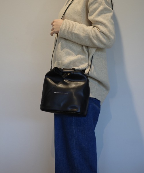 MIDWEST(ミッドウエスト)の「MM6 WOMAN Japanese Crossbody Bag(ショルダーバッグ・レディース・ブラック・FREE)」の1枚目の写真