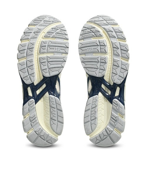ASICS(アシックス)の「ASICS GEL-KAYANO 20(アシックス ゲル カヤノ 20)(スニーカー・メンズ・ブラック系/ホワイト系・29cm/28.5cm/28cm/27.5cm/27cm/26.5cm/26cm/25.5cm/25cm/24.5cm/24cm/23.5cm/23cm)」の9枚目の写真