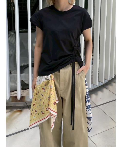 LE CIEL BLEU(ルシェルブルー)の「スカーフディテールSS Tシャツ / Scarf Detail SS T-Shirt(Tシャツ/カットソー・レディース・オフホワイト/ブラック・38/36)」の2枚目の写真