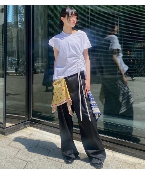 LE CIEL BLEU（ルシェルブルー）の「スカーフディテールSS Tシャツ / Scarf Detail SS T-Shirt（Tシャツ/カットソー・レディース・オフホワイト/ブラック・38/36）」の4枚目の写真