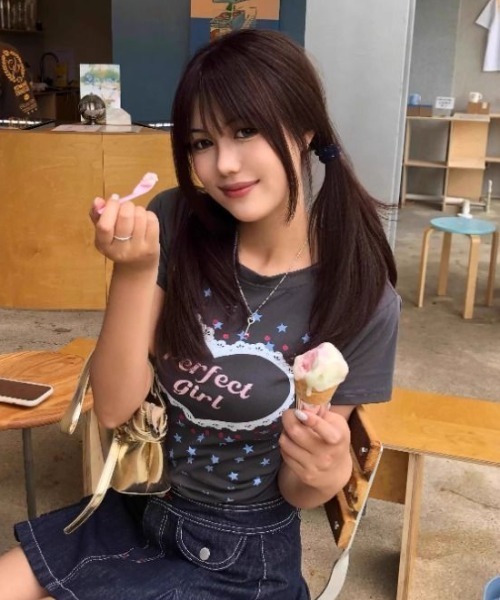 GEMEDA(ジェメダ)の「春夏新作/Y2Kグラフィックコンパクト半袖Tシャツ(Tシャツ/カットソー・レディース・ブルー/ホワイト/ダークグレー/イエロー/グレー/ホワイト系その他/ネイビー/オレンジ・M)」の17枚目の写真