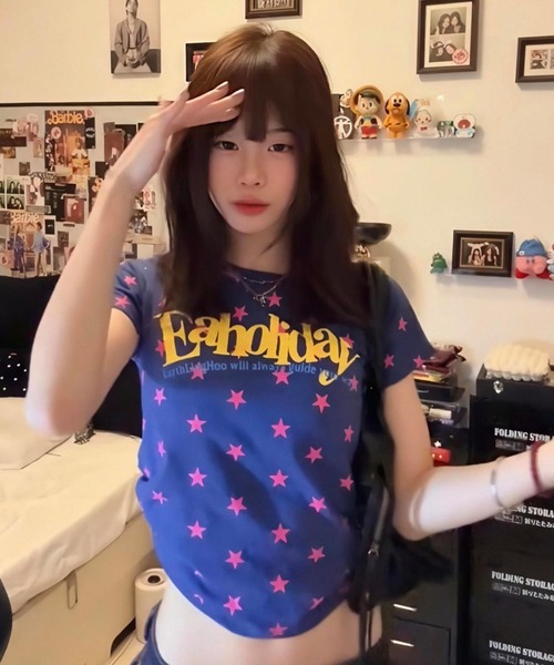 GEMEDA(ジェメダ)の「春夏新作/Y2Kグラフィックコンパクト半袖Tシャツ(Tシャツ/カットソー・レディース・ブルー/ホワイト/ダークグレー/イエロー/グレー/ホワイト系その他/ネイビー/オレンジ・M)」の20枚目の写真