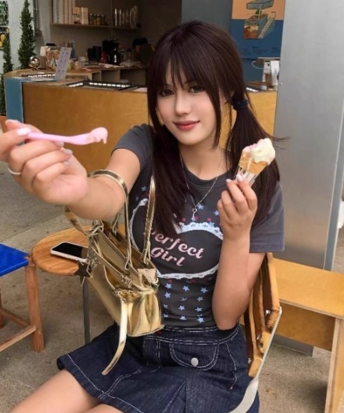 GEMEDA(ジェメダ)の「春夏新作/Y2Kグラフィックコンパクト半袖Tシャツ(Tシャツ/カットソー・レディース・ブルー/ホワイト/ダークグレー/イエロー/グレー/ホワイト系その他/ネイビー/オレンジ・M)」の18枚目の写真