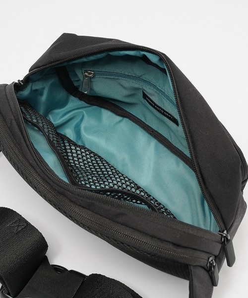 MONO KOTO DEPT.(モノコトデプト)の「DACCO BAG HUG+ ダッコバックハグプラス ショルダーバック×ヒップシート(抱っこ紐/ベルトカバー/スリング・レディース・ブラック/ベージュ・FREE)」の21枚目の写真