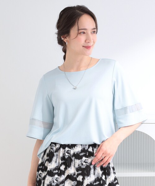 SHOO・LA・RUE(シューラルー)の「【洗濯機後しわになりにくい/ひんやり/S-LL】お袖のシアーで抜け感プラス 二の腕隠せるフレアスリーブトップス(Tシャツ/カットソー・レディース・グレー/オフホワイト/サックスブルー/ブラック・04/03/02/01)」の17枚目の写真