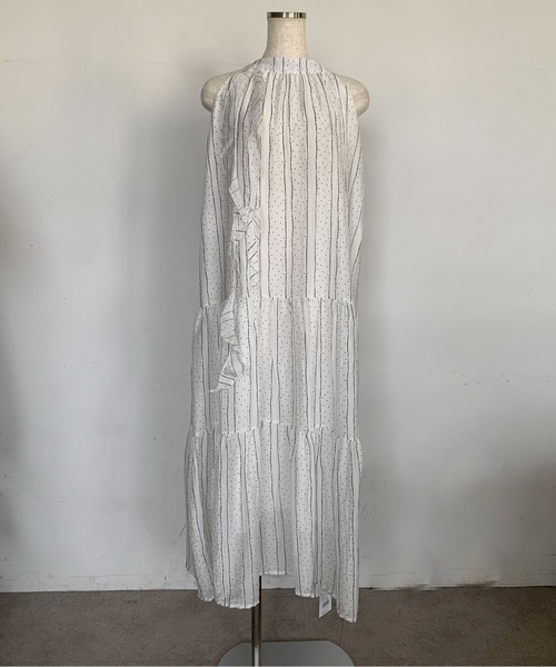 Maison Calme(メゾンカルム)の「【26年春夏新作】【ブローチ付き】ドット×ストライプティアードバックリボンノースリーブロングワンピース(ワンピース・レディース・ピンク/アイボリー・F)」の9枚目の写真