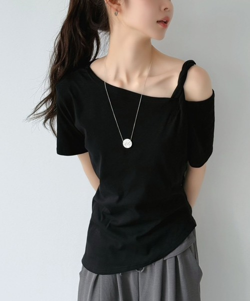 Jewelobe(ジュエローブ)の「アシメオフショルトップス(Tシャツ/カットソー・レディース・オフホワイト/ブラック・FREE)」の11枚目の写真