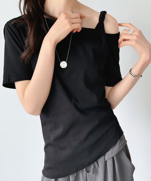 Jewelobe(ジュエローブ)の「アシメオフショルトップス(Tシャツ/カットソー・レディース・オフホワイト/ブラック・FREE)」の12枚目の写真