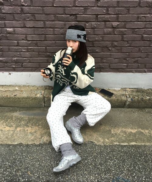 KKEEE（ケーケーイーイー）の「レーシング KE オーバーサイズ ニットジップアップ[グリーン]（ニット/セーター・レディース・ブラック/グリーン・X-LARGE/LARGE）」の8枚目の写真