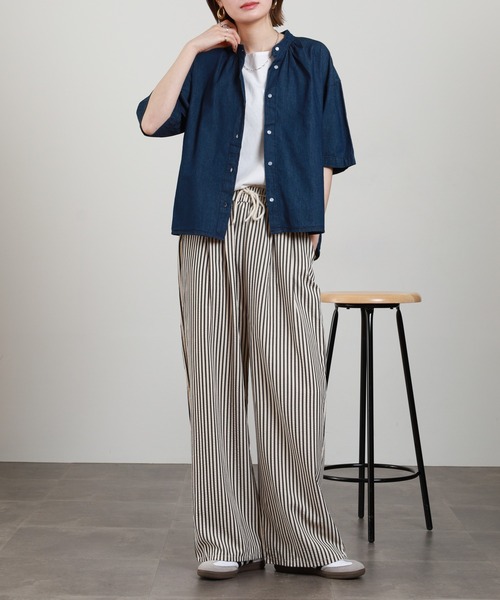atONE(アットワン)の「エアリーデニムスタンドカラーシャツ 半端袖(シャツ/ブラウス・レディース・ワンウォッシュ/ネイビー・M~L/4L~5L/LL~3L)」の9枚目の写真