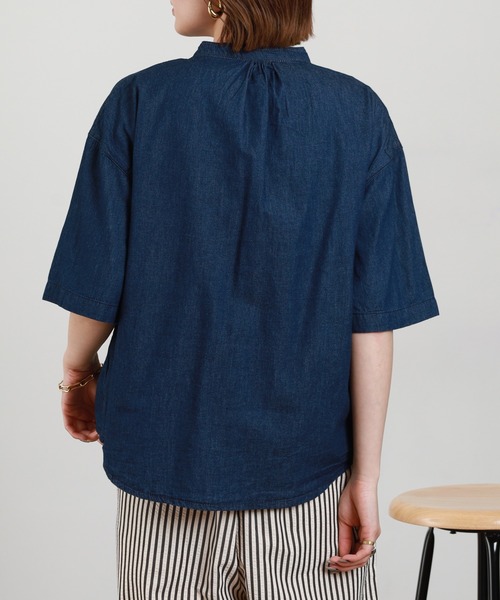 atONE(アットワン)の「エアリーデニムスタンドカラーシャツ 半端袖(シャツ/ブラウス・レディース・ワンウォッシュ/ネイビー・M~L/4L~5L/LL~3L)」の18枚目の写真