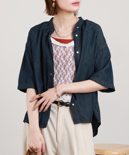 atONE(アットワン)の「エアリーデニムスタンドカラーシャツ 半端袖(シャツ/ブラウス・レディース・ワンウォッシュ/ネイビー・M~L/4L~5L/LL~3L)」の14枚目の写真