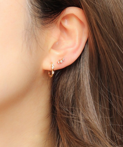 NOIR DE POUPEE(ノワールドプーペ)の「【WEB限定】K18vermeil アストラ ホワイトトパーズフープピアス(ピアス(両耳用)・レディース・ゴールド・FREE)」の4枚目の写真