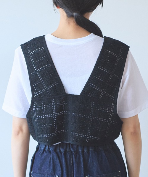yuni(ユニ )の「cotton Lace 2way vest(シャツ/ブラウス・レディース・ホワイト/ブラック・FREE)」の11枚目の写真