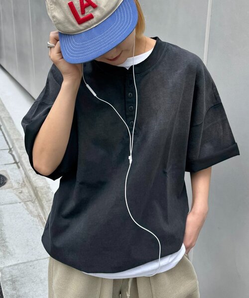 CIAOPANIC TYPY(チャオパニックティピー)の「【UNISEX】スプレー加工ヘンリーTEE(Tシャツ/カットソー・メンズ・ブラック/オレンジ/ホワイト・MEDIUM/LARGE)」の12枚目の写真