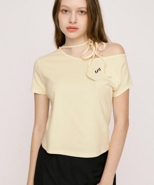 SLY(スライ)の「ONE SHOULDER S. TOPS ワンショルダーエスドットトップス 春服 夏服(Tシャツ/カットソー・レディース・レッド/ネイビー/ブラック/オフホワイト/ライトイエロー・FREE)」の4枚目の写真