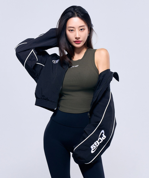PHYSICAL GARMENTS（フィジカルガーメンツ）の「P5035 ウーマンパイピングウィンドブレーカークロップジャケット[ブラック]（ナイロンジャケット・レディース・ブラック・FREE）」の4枚目の写真