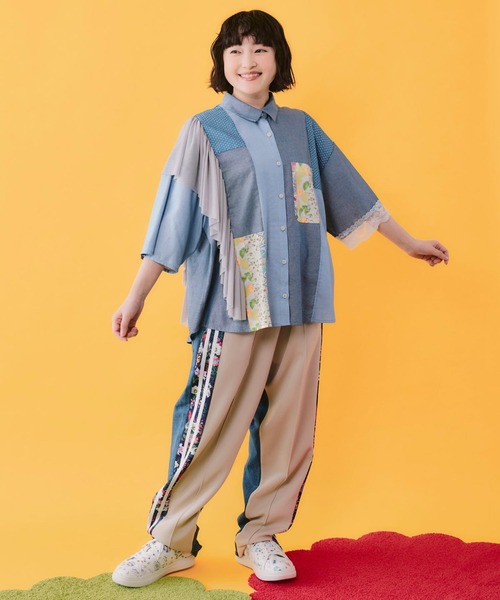 ScoLar（スカラー）の「ScoLar(スカラー) デニム×水玉×チュール×総柄 パッチワーク風シャツ（シャツ/ブラウス・レディース・ブルー/ライトブルー・MEDIUM）」の20枚目の写真
