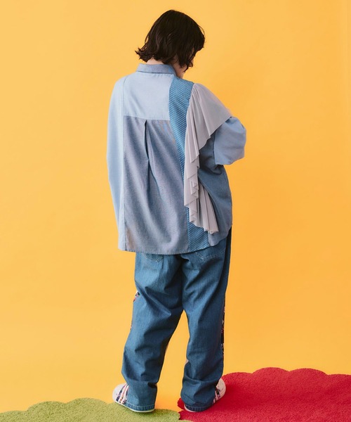 ScoLar（スカラー）の「ScoLar(スカラー) デニム×水玉×チュール×総柄 パッチワーク風シャツ（シャツ/ブラウス・レディース・ブルー/ライトブルー・MEDIUM）」の21枚目の写真