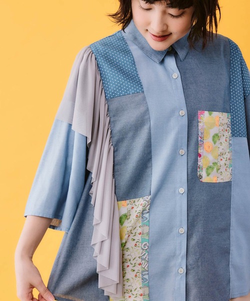 ScoLar（スカラー）の「ScoLar(スカラー) デニム×水玉×チュール×総柄 パッチワーク風シャツ（シャツ/ブラウス・レディース・ブルー/ライトブルー・MEDIUM）」の15枚目の写真