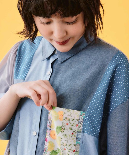 ScoLar（スカラー）の「ScoLar(スカラー) デニム×水玉×チュール×総柄 パッチワーク風シャツ（シャツ/ブラウス・レディース・ブルー/ライトブルー・MEDIUM）」の18枚目の写真