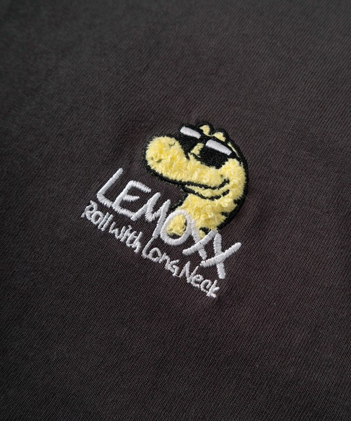SlashDate(スラッシュデイト)の「【83】【LEMOXX/レモックス】ユニコーン&ネッシー バックサガラ刺繍 クルーネックTシャツ/ワンポイント刺繍/アクリルキーホルダー付/ユニセックス/レディース/メンズ(Tシャツ/カットソー・メンズ・ホワイト/チャコールグレー/グレー系その他/クリーム/ホワイト系その他/ライトイエロー・L/M)」の10枚目の写真