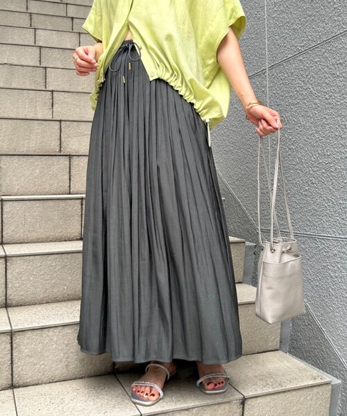 Jena espace merveilleux(ジェナ エスパスメルヴェイユ)の「【新色登場】【低身長サイズ】プリーツスカーチョ2(その他パンツ・レディース・ライトグレー/チャコールグレー/ブルー系その他・FREE)」の2枚目の写真