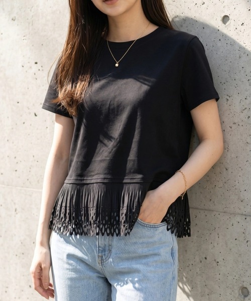 deux amour(ドゥーザムール)の「裾レース切り替えTシャツ(Tシャツ/カットソー・レディース・ホワイト/ブラック/ホワイト×ブラック・M~L)」の1枚目の写真