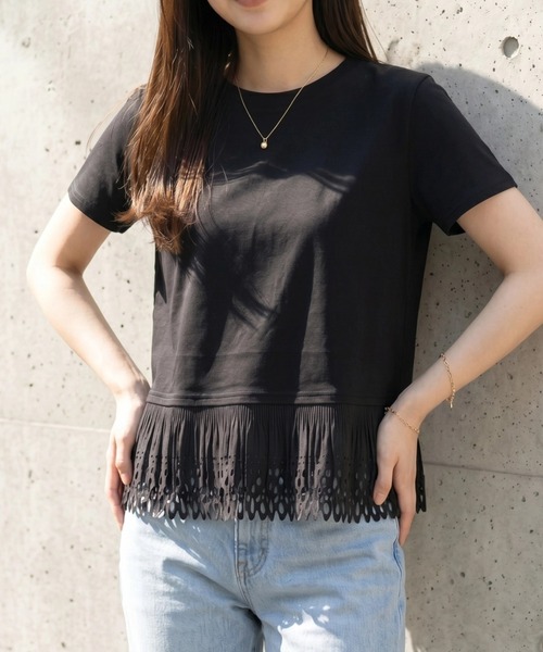 deux amour(ドゥーザムール)の「裾レース切り替えTシャツ(Tシャツ/カットソー・レディース・ホワイト/ブラック/ホワイト×ブラック・M~L)」の4枚目の写真