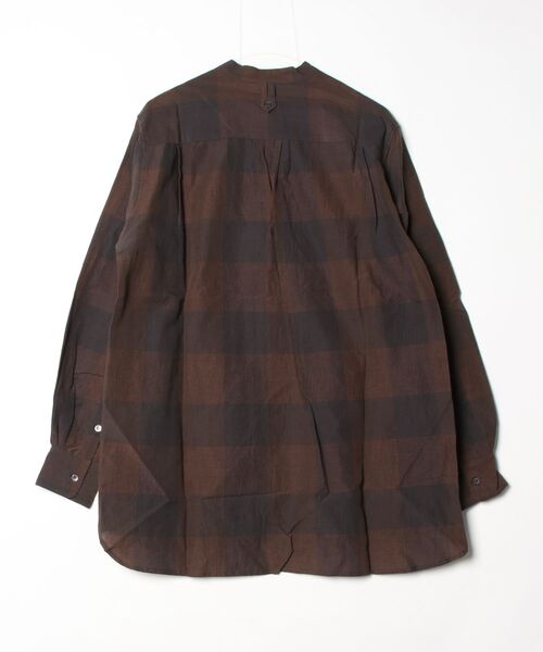 TATRAS CONCEPT STORE(タトラスコンセプトストア)の「TURN A(ターン エー) コットンリネンコードチェック LD ウォッシャー L/S バンドカラ(シャツ/ブラウス・メンズ・ブラウン・4/5)」の2枚目の写真