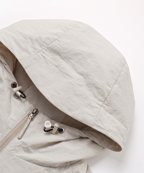 MODE COMMUTER（モードコミューター）の「Dry Touch Hooded Vest（ベスト・メンズ・ベージュ・SMALL/MEDIUM/LARGE）」の4枚目の写真