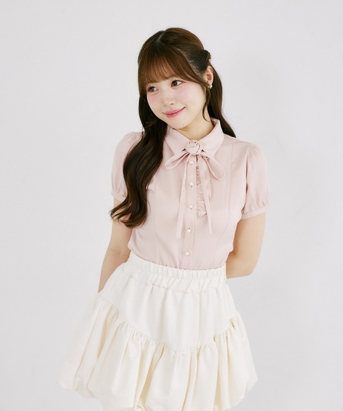 Suyunn(スユン)の「ローズリボン付きサテンブラウス(シャツ/ブラウス・レディース・ホワイト/ピンク・M)」の16枚目の写真
