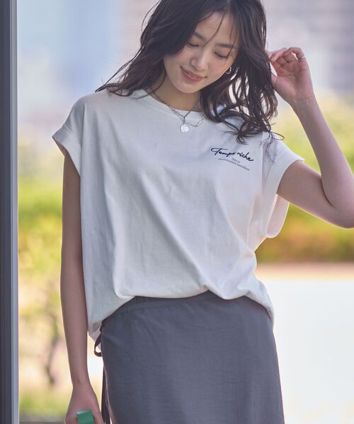 Green　Parks（グリーンパークス）の「【適ON】汗染み防止フレンチロゴTシャツ（Tシャツ/カットソー・レディース・レッド/オフホワイト/チャコールグレー/カーキ・FREE）」の13枚目の写真