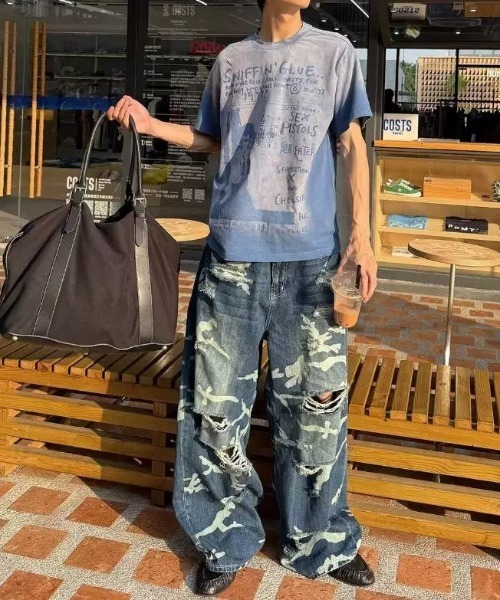 FreeZone(フリーゾーン)の「カモフラージュ柄ダメージワイドデニムパンツ(デニムパンツ・メンズ・ブルー・L/M/S)」の4枚目の写真