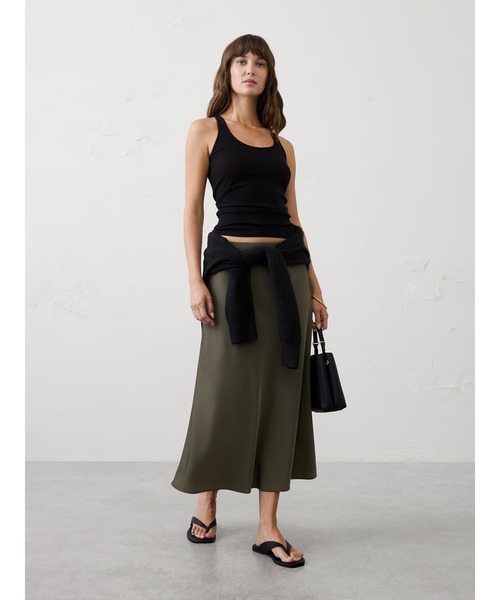 BANANA REPUBLIC FACTORY STORE(バナナリパブリック ファクトリーストア)の「BANANA REPUBLIC FACTORY STORE クラッシュドサテン ミディスリップスカート(スカート・レディース・レッド系その他/オリーブ・S/M/XS/L)」の5枚目の写真