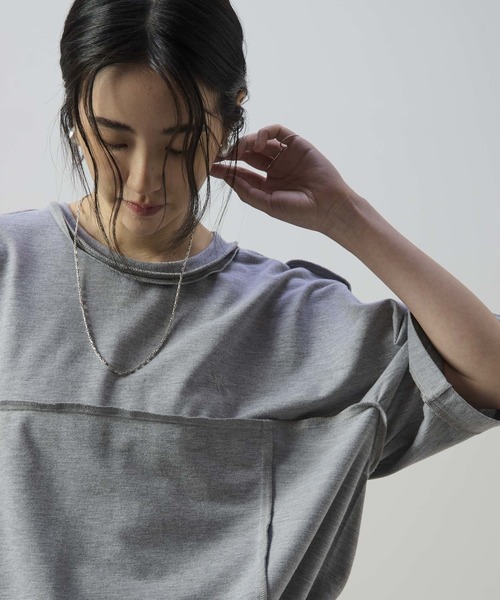 CONVERSE TOKYO(コンバーストウキョウ)の「SPINDLE LOGO SWITCHING TEE(Tシャツ/カットソー・レディース・杢グレー/ブラック・MEDIUM/SMALL)」の21枚目の写真