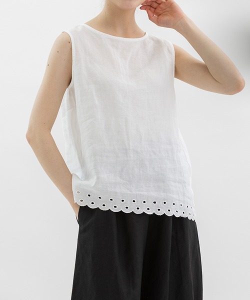 nop de nod(ノップドゥノッド)の「ラミー裾刺繍ノースリーブ(シャツ/ブラウス・レディース・オフホワイト/ブラック・3)」の6枚目の写真