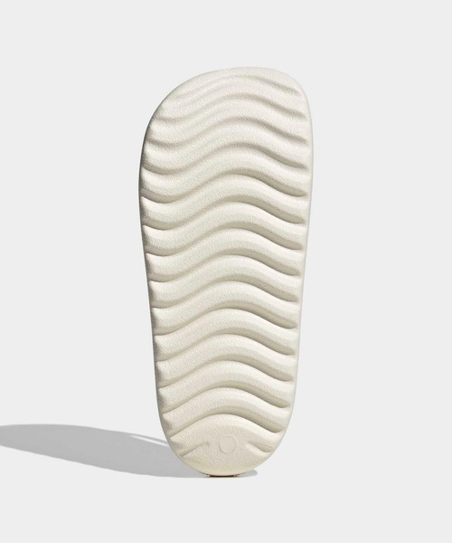 adidas(アディダス)の「アディレッタ Lumia サンダル / Adilette Lumia Slides / アディダス adidas(サンダル・メンズ・ホワイト・27.5cm/26.5cm/25.5cm/24.5cm/28.5cm/23.5cm/22.5cm)」の3枚目の写真