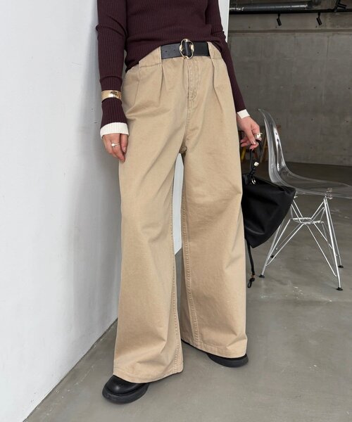 DouDou(ドゥドゥ)の「ベルト付タックチノパンツ(チノパンツ・レディース・ベージュ・38/36)」の8枚目の写真