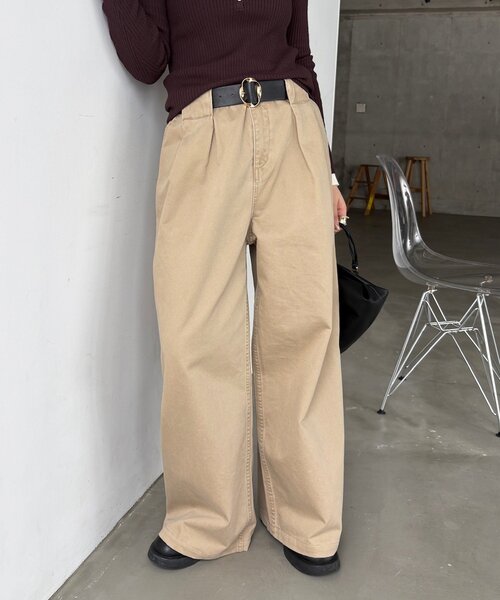 DouDou(ドゥドゥ)の「ベルト付タックチノパンツ(チノパンツ・レディース・ベージュ・38/36)」の9枚目の写真