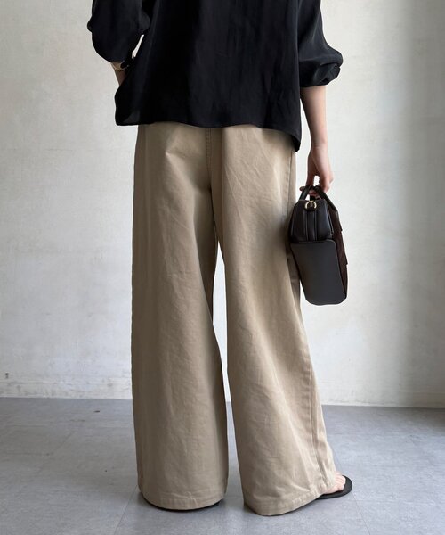 DouDou(ドゥドゥ)の「ベルト付タックチノパンツ(チノパンツ・レディース・ベージュ・38/36)」の21枚目の写真