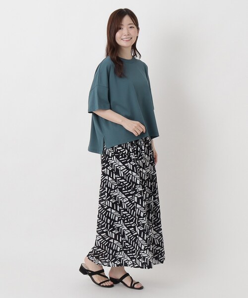 one'sterrace(ワンズテラス)の「【ひんやり】CVC プレーティング 冷感天竺プルオーバー(Tシャツ/カットソー・レディース・ブルー系その他7/ブラック系8/ベージュ系8/レッド系9・02)」の7枚目の写真
