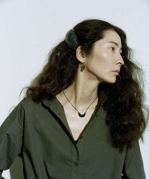 SMELLY(スメリー)の「SMELLY so’ textured stone barrette(バレッタ/ヘアクリップ・レディース・カーキ/ベージュ・-)」の8枚目の写真
