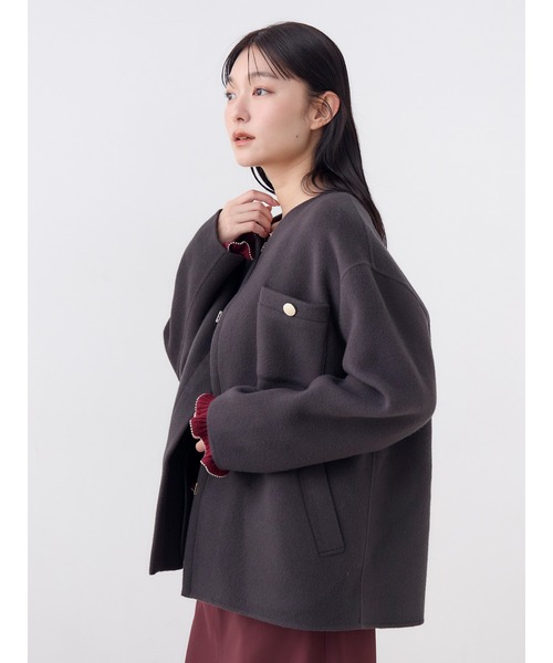 TONAL(トーナル)の「ポケットデザインリバーショートコート(その他アウター・レディース・ブラウン/チャコールグレー/アイボリー・SMALL/MEDIUM)」の15枚目の写真