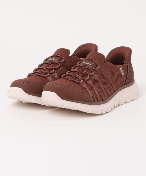 SKECHERS(スケッチャーズ)の「SKECHERS スケッチャーズ SWIFT FIT スウィフトフィット GRACEFUL 4.0-GRACIOUS PRAISE 軽量 ワイド レディースシューズ(グレースフル4.0)(スニーカー・レディース・ベージュ系その他/ブラック×ブラック/キャメル・22.5cm/23.0cm/23.5cm/24.0cm/24.5cm/25.0cm)」の2枚目の写真
