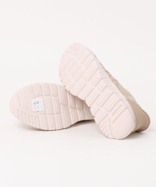 SKECHERS(スケッチャーズ)の「SKECHERS スケッチャーズ SWIFT FIT スウィフトフィット GRACEFUL 4.0-GRACIOUS PRAISE 軽量 ワイド レディースシューズ(グレースフル4.0)(スニーカー・レディース・ベージュ系その他/ブラック×ブラック/キャメル・22.5cm/23.0cm/23.5cm/24.0cm/24.5cm/25.0cm)」の5枚目の写真